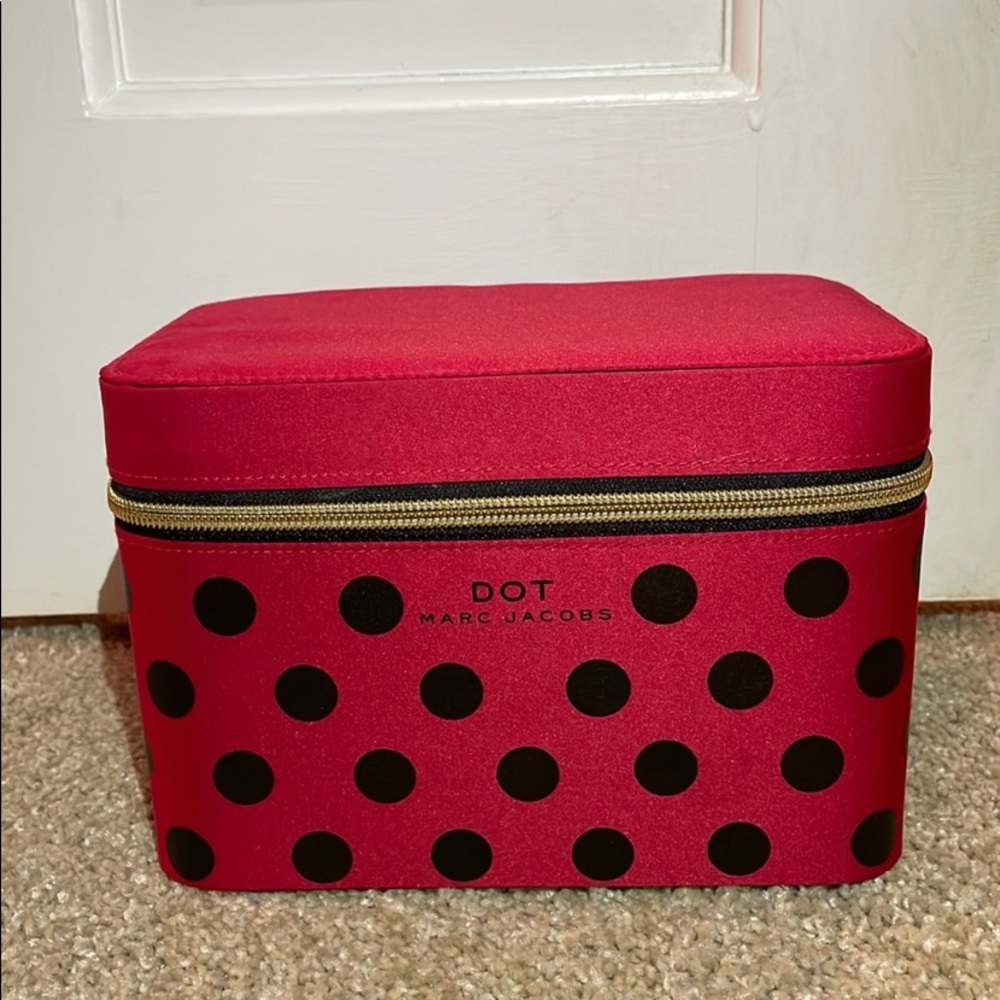 Marc Jacobs Box red and black Only excellent for storage perfumes or toiletries